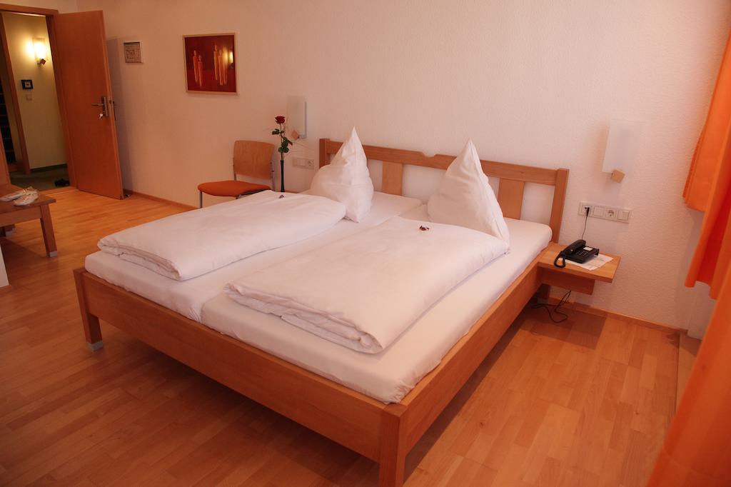 Gasthof Hotel Bauer Hersbruck Ruang foto
