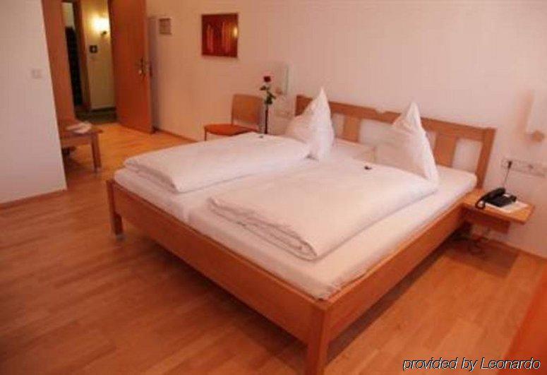 Gasthof Hotel Bauer Hersbruck Bagian luar foto